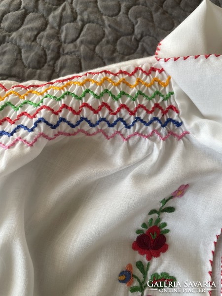 Matyó home industry cooperative, mezőgyes - new type of embroidered women's blouse