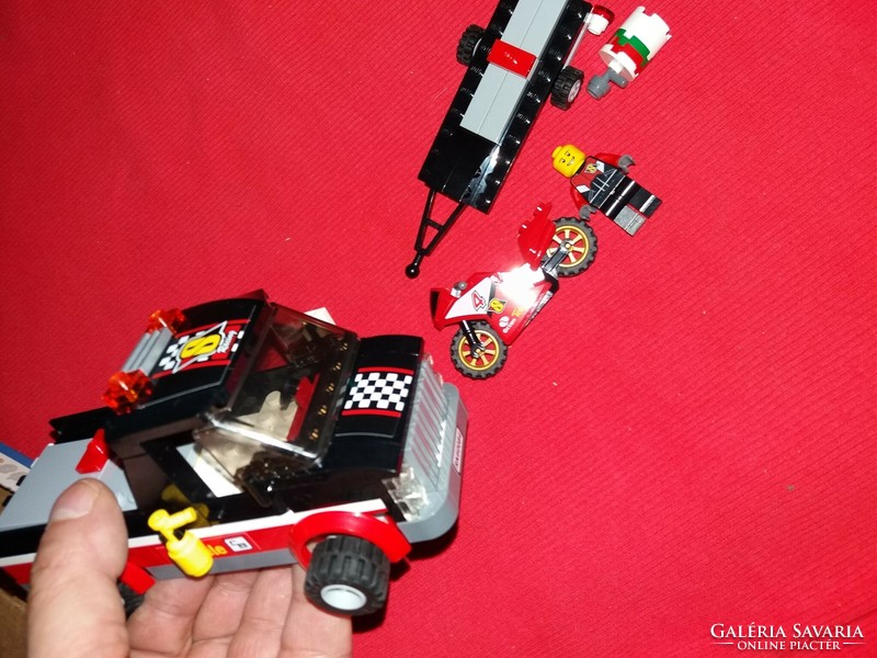 LEGO® CITY 60084 dobozával építőjáték autós a képek szerint