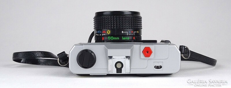 1O906 quartz camera in case