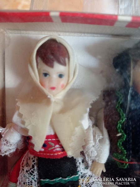 Unopened pair of dolls in folk clothes 10 cm