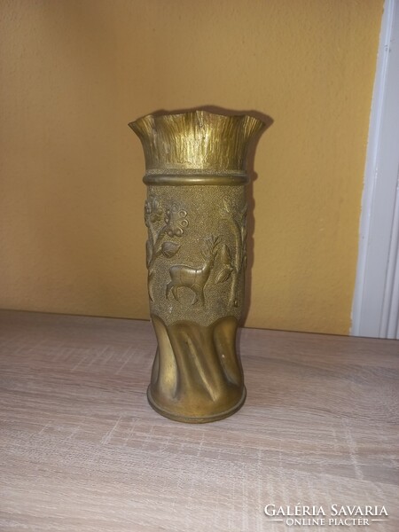 Töltényhüvelyből készült váza