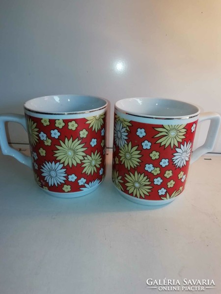 2 retro cups