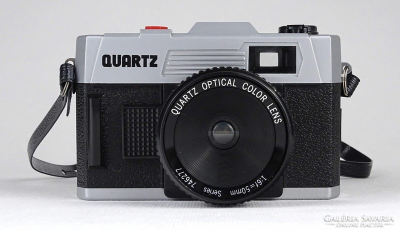 1O906 quartz camera in case