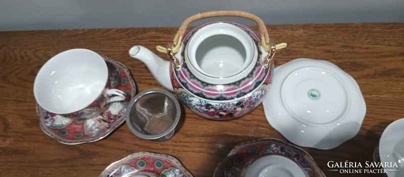 4 Personal tea sets in a box can be negotiated