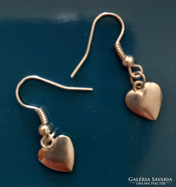 Earrings (metal crafts)