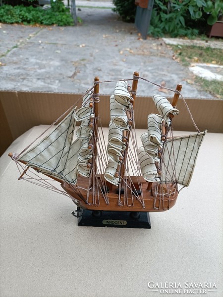 They're just messing around! Collection of 8 sailing ship models