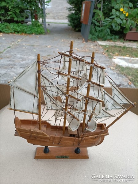 They're just messing around! Collection of 8 sailing ship models