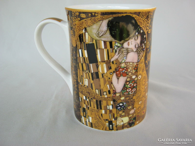 Klimt Csók mintás porcelán bögre