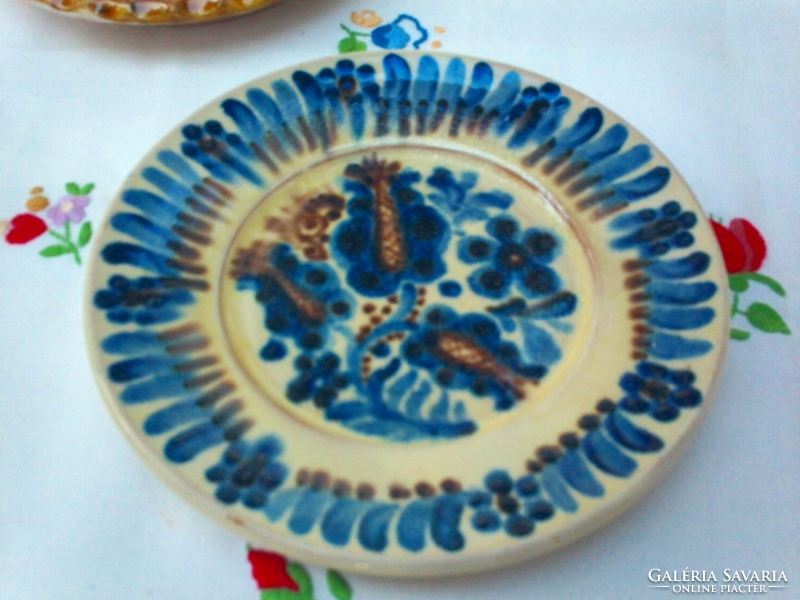 Sümeg Patonai_Mázas festett kerámia fali tányérok