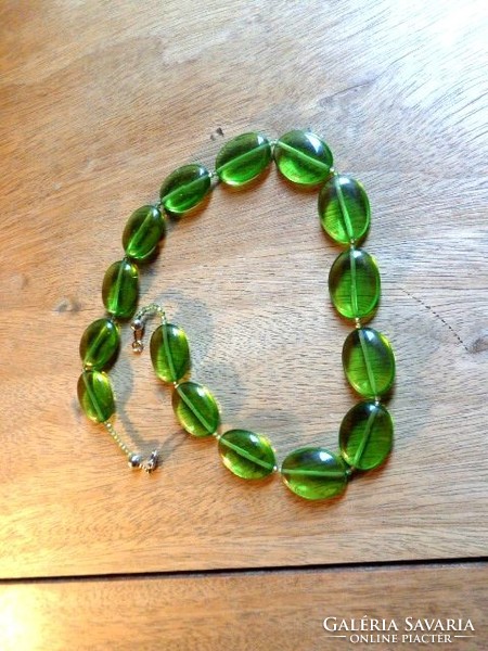 Quartz green oval necklace