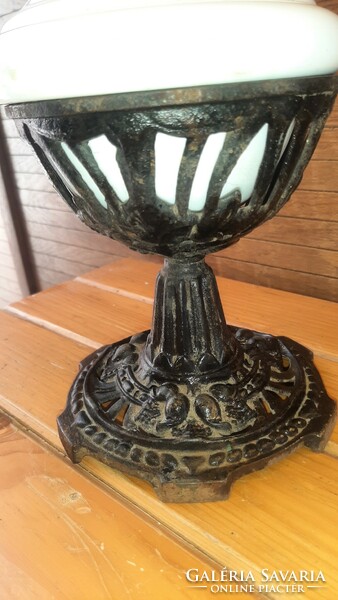 Kerosene table lamp