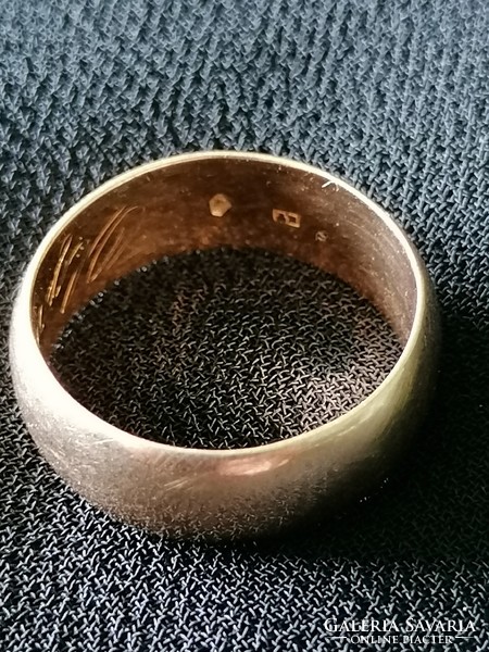 Antique gold ring