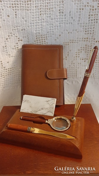 Gift set in a wooden box with a rosewood pen set, a desk pen holder and a ring diary