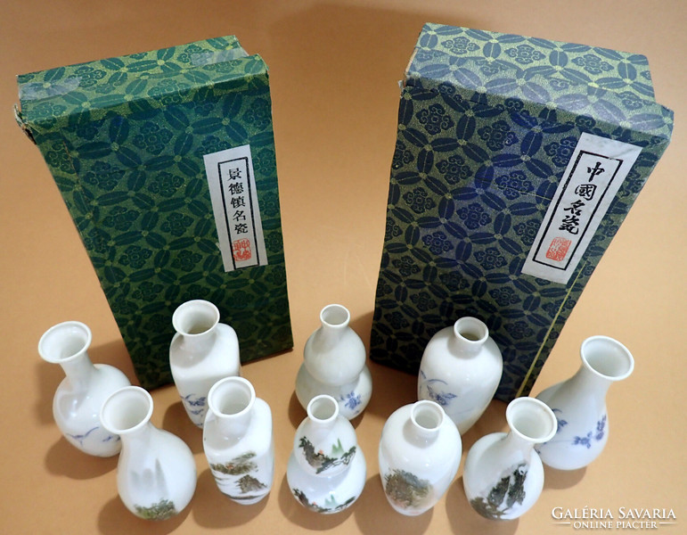 Régi retró vintage jelzett kínai keleti porcelán mini váza készlet vázák saját dobozukban