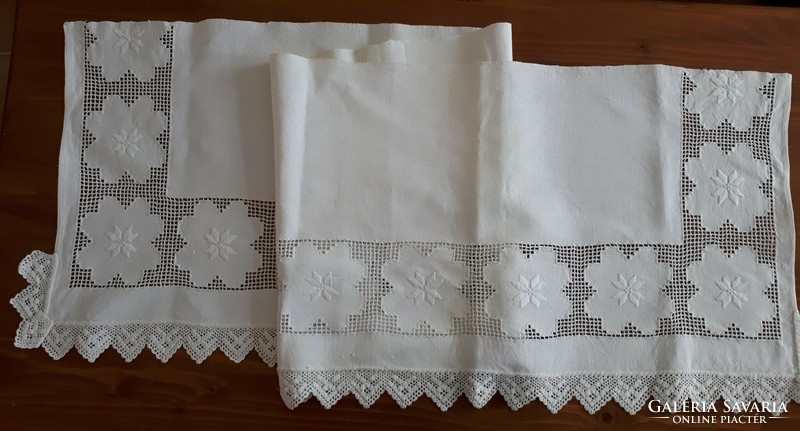 Floral Kalotaszeg house linen drapery made with cutting technique