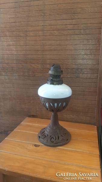 Peróleum lámpa asztali