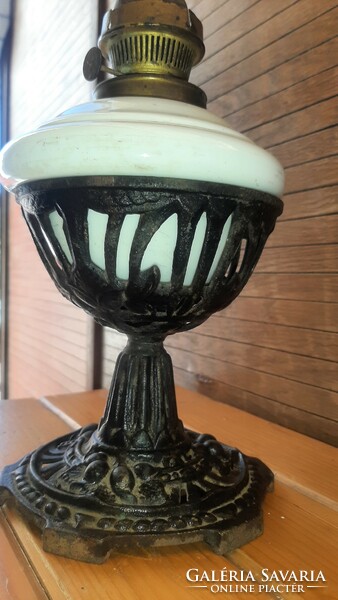 Kerosene table lamp