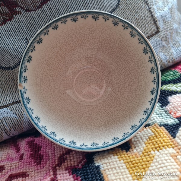 Sarreguemines faience tea cup