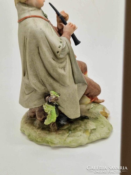 Capodimonte furulyázó vándor porcelán figura 22cm