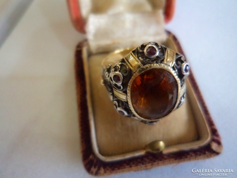 Beautiful gold ring with citrine? 4.1 Gr