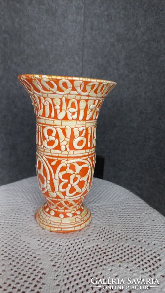 Gorka Géza jelzett kerámia váza, magassága: 18,8 cm, nyílásának átmérője: 12 cm
