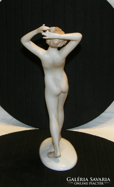 Wallendorf standing nude