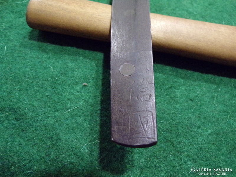 Wakizashi blade in a rest case, from the Momoyama era
