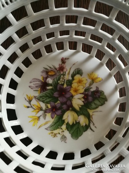 Porcelain bowl with an openwork/braided pattern