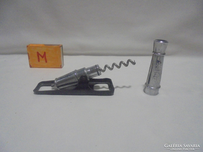 Retro cannon-shaped corkscrew and bottle opener in one