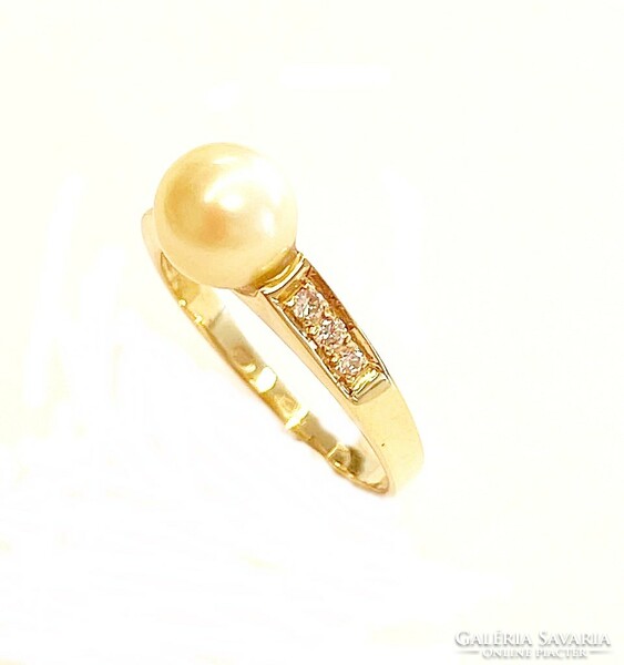 Yellow gold ring with pearls and brill stones 54m