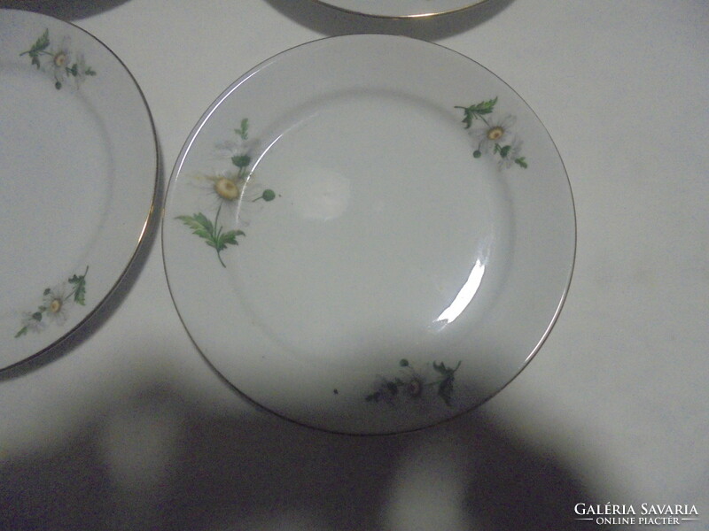 Alföldi porcelain chamomile flower cake plate set