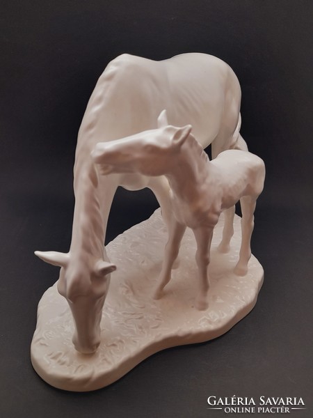 Goebel porcelán lovak, nagyméretű, 27,5 cm (JH)