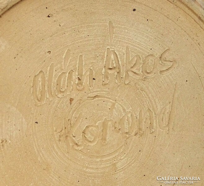 Korund wall plate marked 1O877 Oláh ákos 24 cm