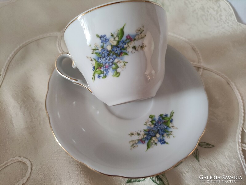 Tea set with blue forget-me-not and pearl flowers