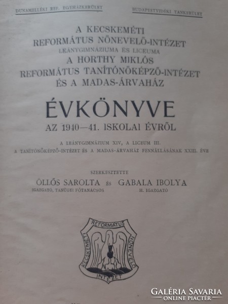 Iskolai évkönyv