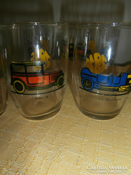 Retro car - oldtimer glass glasses