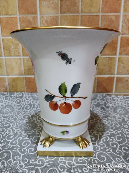 Jubilee clawed vase with Herend fruit pattern