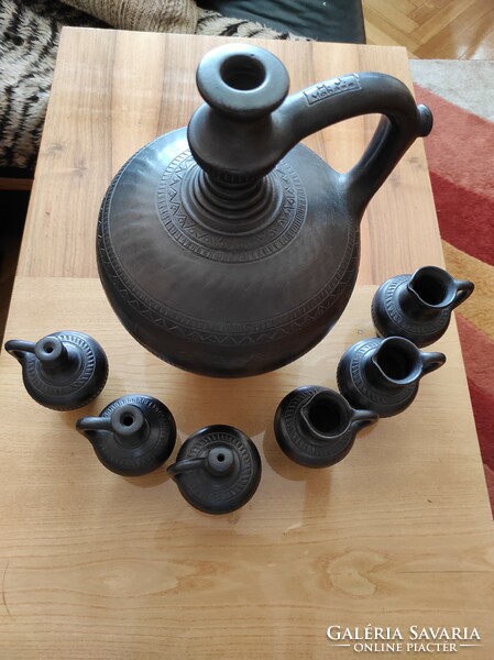 Mohács black ceramic rattle jug set