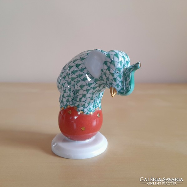 Régi Herendi pikkelymintás porcelán elefánt
