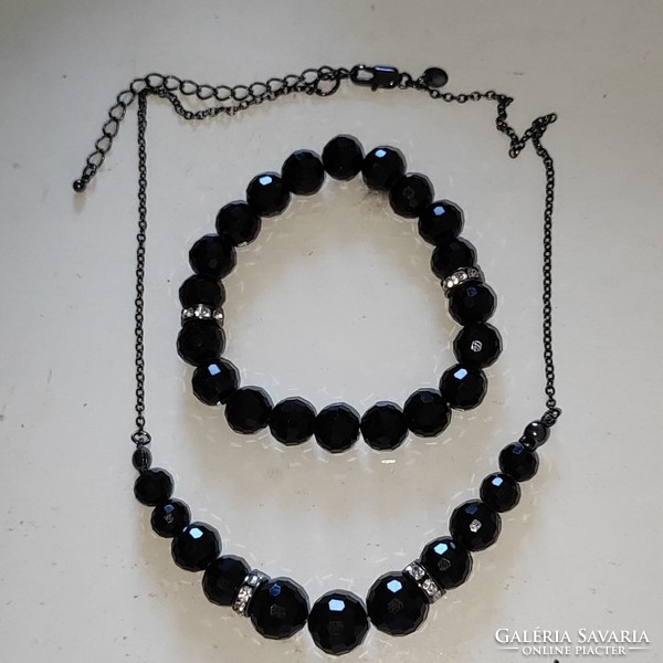 Beautiful onyx/crystal set