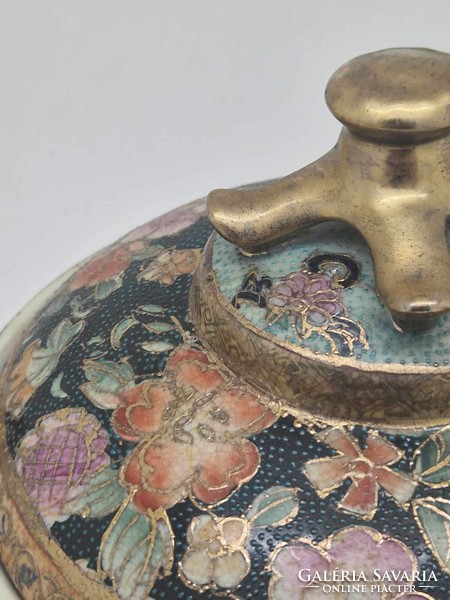 Japán aranyozott satsuma porcelán edény fedővel 18cm