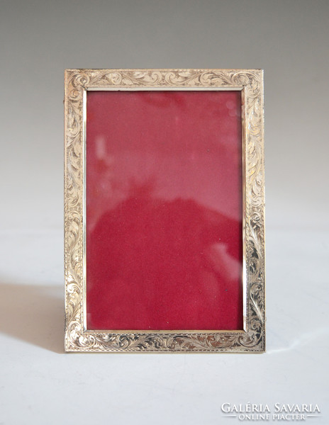Silver picture frame with tendril decor (on13)