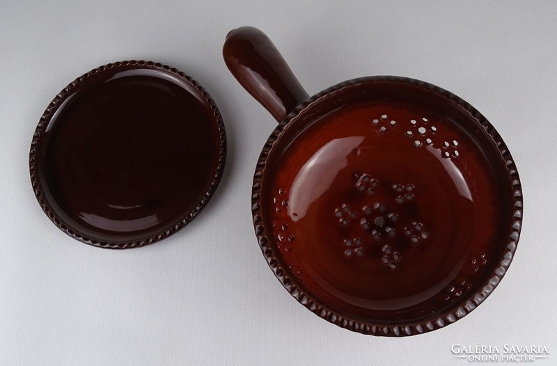 1O955 brown glazed earthenware pot with footed filter and saucer plate