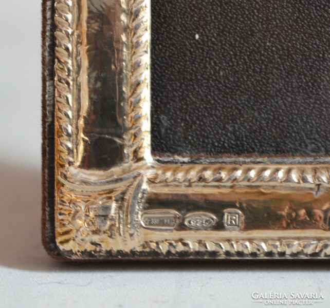 Silver miniature picture frame (on19)