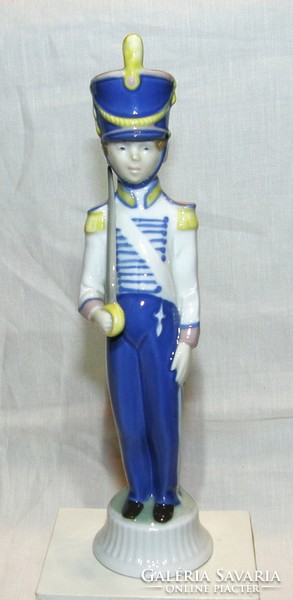 Soldier - lippelsdorf porcelain figure - 21 cm