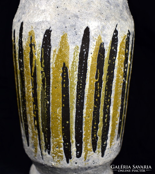 Ceramic vase of Gorka Lívia