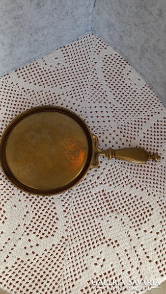 Very old, brass, walking candle holder, length: 21.5 cm, diameter: 12 cm, weight 280 gr.