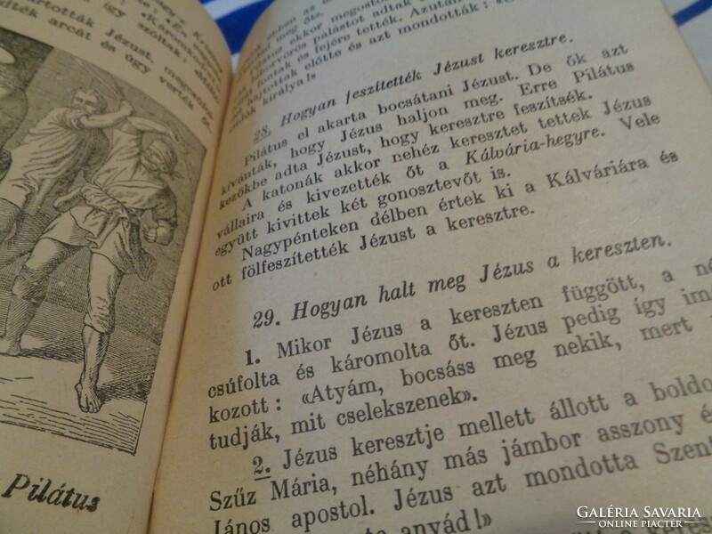 Roman Catholic elementary catechism with the elements of the Bible, St. István troupe 1950.