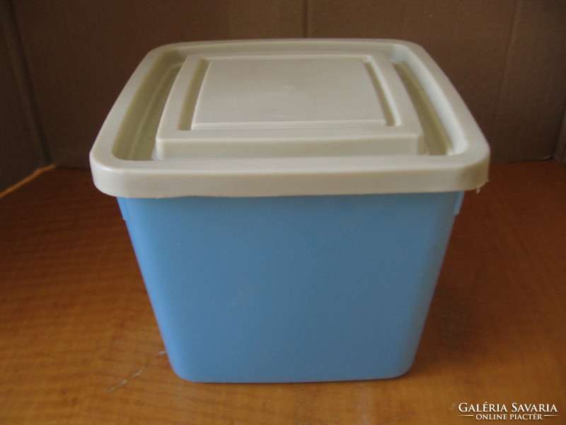 Retro blue-beige plastic box