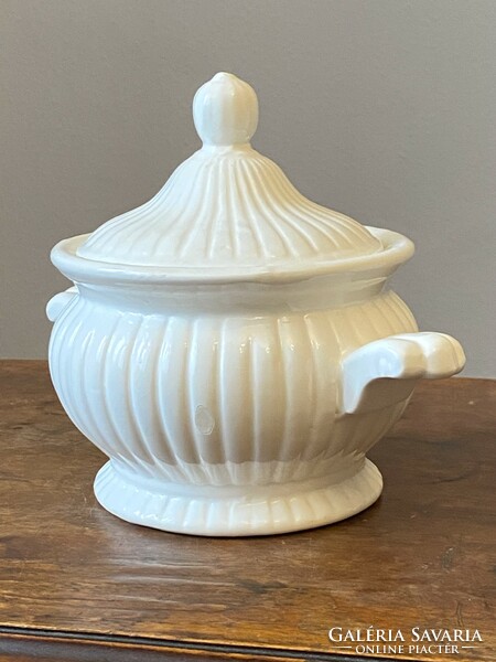 White porcelain sauce dish with lid